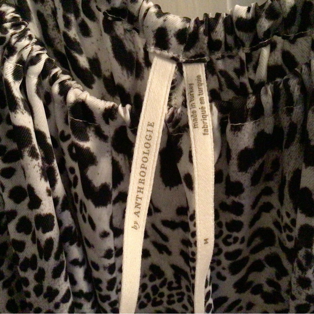 Gorgeous jumpsuit. Fits in many occasions